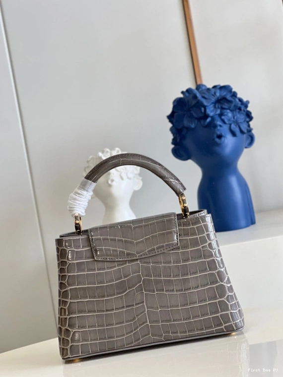 First bag ru BB LOUIS CAPUCINES VUITTON 0716